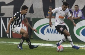 Gustavo passou em branco, mas fez boa partida contra o Santos neste domingo