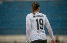 Crivelari no jogo contra o Taubat, pelo Paulista Feminino