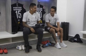 Ralf e Jadson no vestirio do Morumbi antes do jogo contra o So Paulo