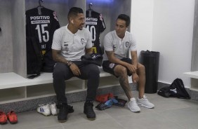 Ralf e Jadson no vestirio do Morumbi antes do jogo contra o So Paulo