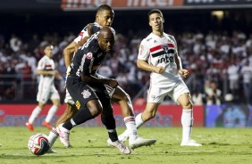 Vagner Love entrou no segundo tempo na partida contra o So Paulo, pelo Paulisto 2019