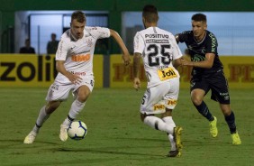 Carlos Augusto em jogo contra a Chapecoense, pela Copa do Brasil