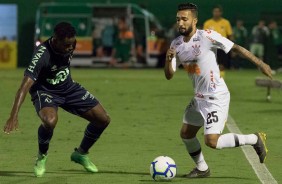 Clayson durante jogo contra a Chapecoense, pela Copa do Brasil