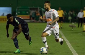 Clayson em duelo contra a Chapecoense, pela Copa do Brasil