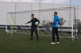 Jogadores do Corinthians treinam nesta segunda-feira