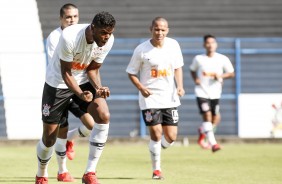 Nathan marcou o primeiro gol do Corinthians contra a Chapecoense, pela Copa do Brasil Sub-20
