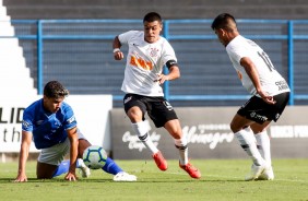 Roni e Oya no jogo contra o Cruzeiro, pela Copa do Brasil Sub-20