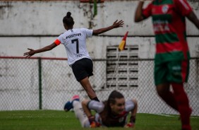 Capitã Grazi anotou o segundo gol do Corinthians contra a Portuguesa
