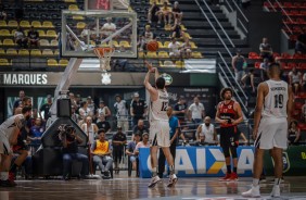 Giovannoni no embate contra o Flamengo, pelo NBB, no Ginásio Wlamir Marques