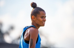 Grazi, do Corinthians Futebol Feminino, treina nesta quarta-feira