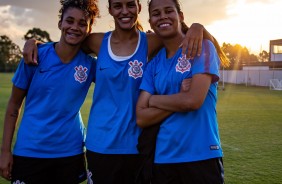 Grazi, Gabi Nunes e Victoria no treino do Corinthians Futebol Feminino