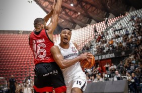 Humberto durante jogo contra o Flamengo, pelo NBB