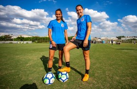 Juliete e Giovanna, do Corinthians Futebol Feminino, no treino nesta quarta-feira