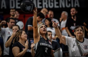 Mulherada acompanhou o jogo entre Corinthians e Flamengo, pelo NBB, no Ginsio Wlamir Marques