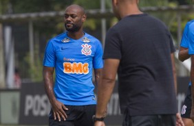 Atacante Vagner Love durante treino que prepara a equipe para jogo contra o Santos