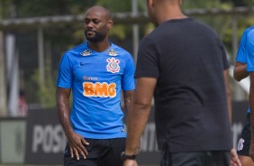 Atacante Vagner Love durante treino que prepara a equipe para jogo contra o Santos