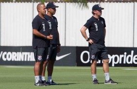 Comissão técnica no treino de hoje no CT