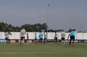 Corinthians treina no treino desta manh no CT Joaquim Grava