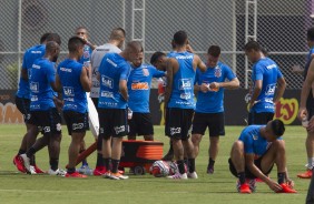 Elenco reunido no treino que prepara a equipe para semifinal contra o Santos