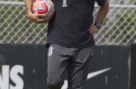 Fábio Carille no comando do último treino antes da semifinal contra o Santos