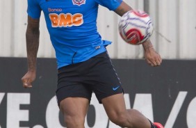 Jnior Urso no treino de hoje no CT Joaquim Grava