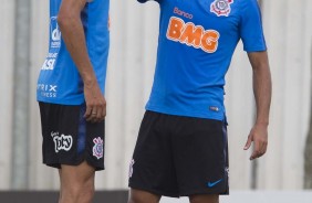 Os jovens Joo Victor e Roni no treino de hoje no CT