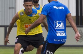 Thiaguinho durante treino de hoje no CT