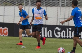 Vital e Urso no treino que prepara o time para duelo contra o Santos