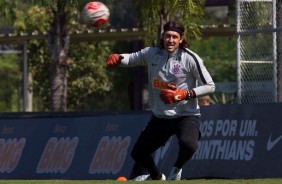 Carille observa Avelar no treino desta sexta-feira da Paixo no CT Joaquim Grava