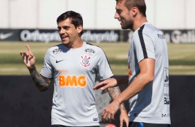 Fagner e Henrique no treino deste sábado de aleluia no CT Joaquim Grava