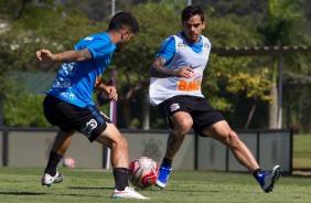 Fagner no treino desta sexta-feira da Paixão no CT Joaquim Grava