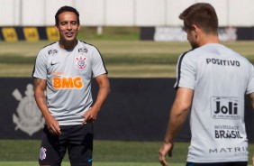 Jadson no treino deste sbado de aleluia no CT Joaquim Grava