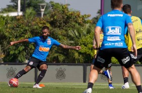 Marquinhos no treino desta sexta-feira da Paixo no CT Joaquim Grava