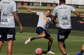 Meia Thiaguinho no treino deste sbado de aleluia no CT Joaquim Grava