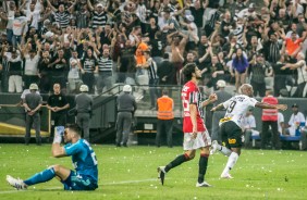 Love comemorando seu gol contra o So Paulo, pela final do Campeonato Paulista