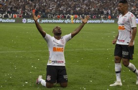 Love e Ralf comemoram a vitória sobre o São Paulo que deu o título de Campeão Paulista ao Timão