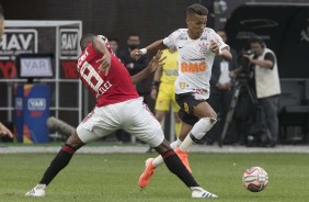 Pedrinho em jogada contra o São Paulo, pela final do Paulistão 2019