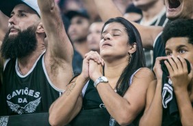 Torcedores muito apreensivos durante final contra o So Paulo, pelo Campeonato Paulista