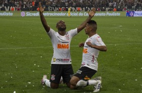 Vagner Love e Ralf durante comemoração do título Paulista 2019
