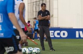 Carille no treino de reapresentao do Corinthians aps conquista do Campeonato Paulista