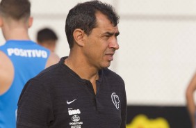 Carille no treino de reapresentação do Corinthians após conquista do Campeonato Paulista
