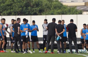 Fábio Carille reúne grupo no primeiro treino após conquista do Paulistão