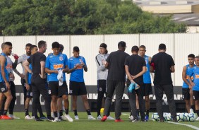 Fbio Carille rene grupo no primeiro treino aps conquista do Paulisto