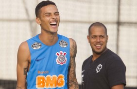Meia Thiaguinho no CT Joaquim Grava durante treino de representação do Corinthians