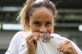 Mônica Hickmann é a nova zagueira do Corinthians