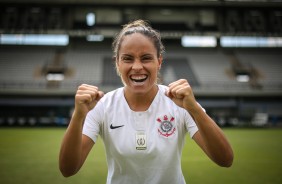 Mônica Hickmann, zagueira da seleção, agora é a nova atleta do Corinthians