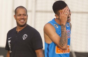 Thiaguinho no treino de reapresentação no CT Joaquim Grava