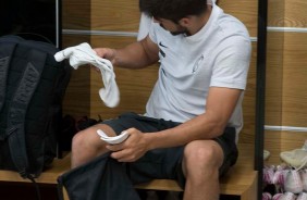 Bruno Méndez no vestiário da Arena Corinthians antes do jogo contra a Chapecoense