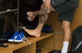 Fagner no vestirio da Arena Corinthians antes do jogo contra a Chapecoense, pela Copa do Brasil