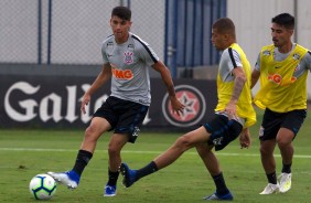 Araos, João Victor e Fabrício Oya no treino de hoje no CT Joaquim Grava